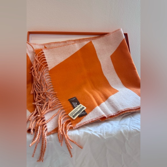 Hermes orange cashmere women’s casaque scarf - Picture 3 of 4